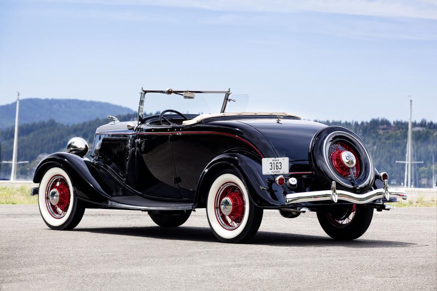  Ford DeLuxe Roadster 1934 года  (фото 2 из 43)